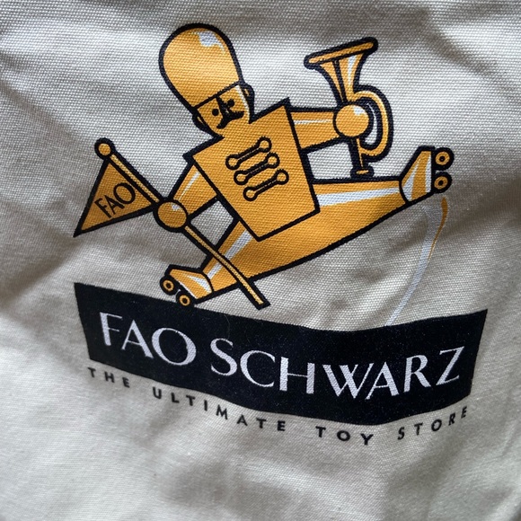 FAO Schwarz Child Size Apron - Picture 2 of 12